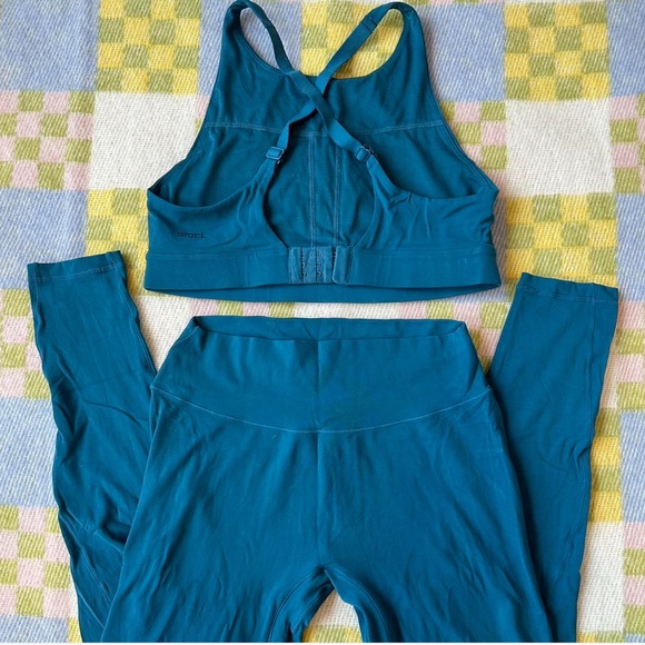 Stori Teal Blue Butter Soft Workout Set - Picture 2 of 4